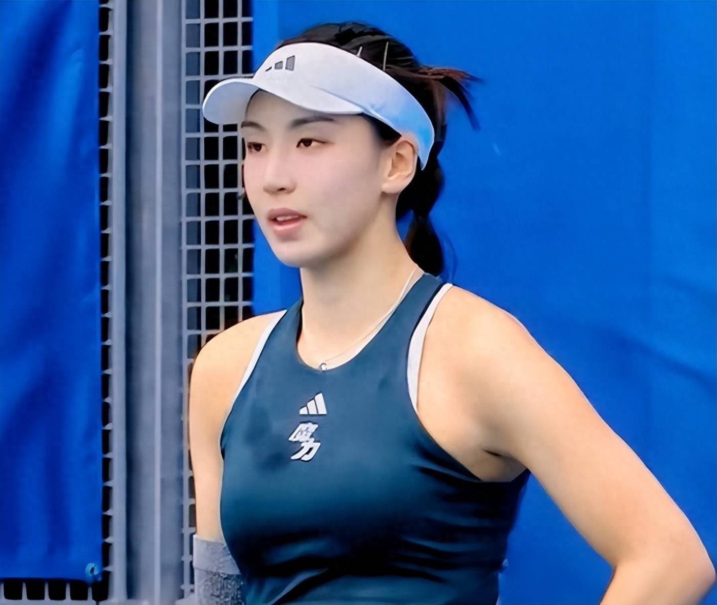 她的心理崩 她的心理崩