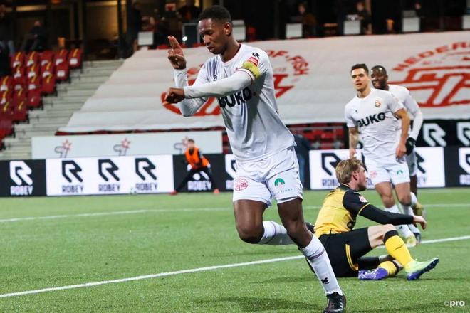 的组合拳给 的组合拳给